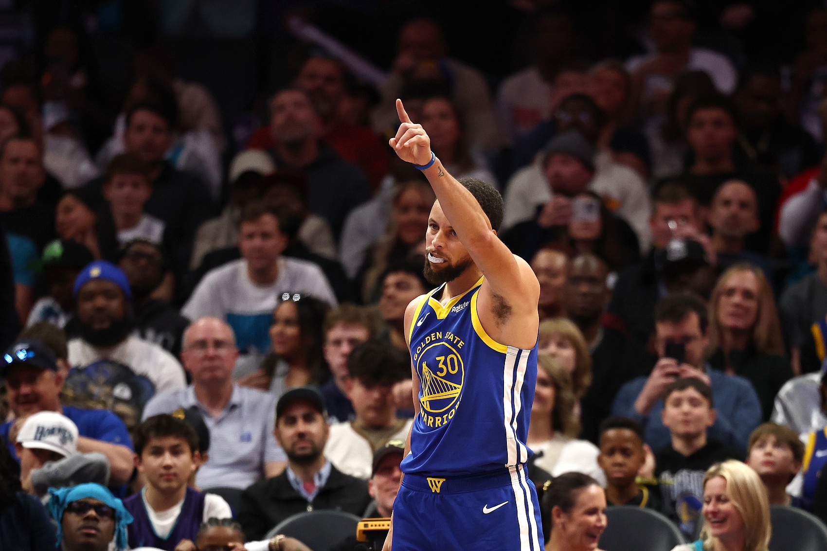 开云在线-勇士让库里小伤大养&amp;直接报销是对的 这赛季唯一重要的是抽乐透签